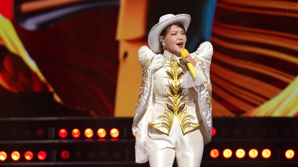 配资官网 冠军曾沛慈评论区炸了！《浪姐7》一公排名引争议，张月成黑马